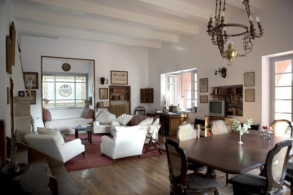 The main salon of the estate